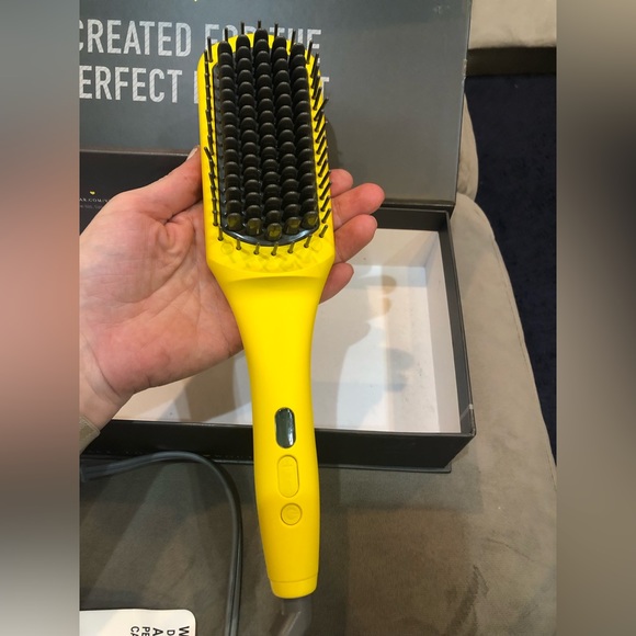 Drybar-The Brush Crush - Picture 4 of 8